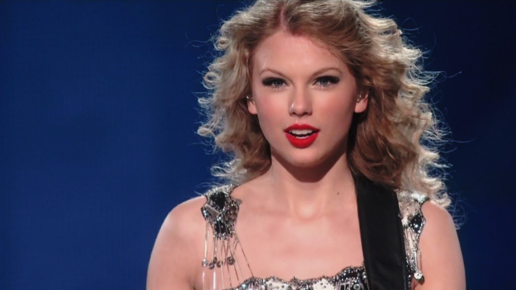 Taylor Swift_journey to fearless_close